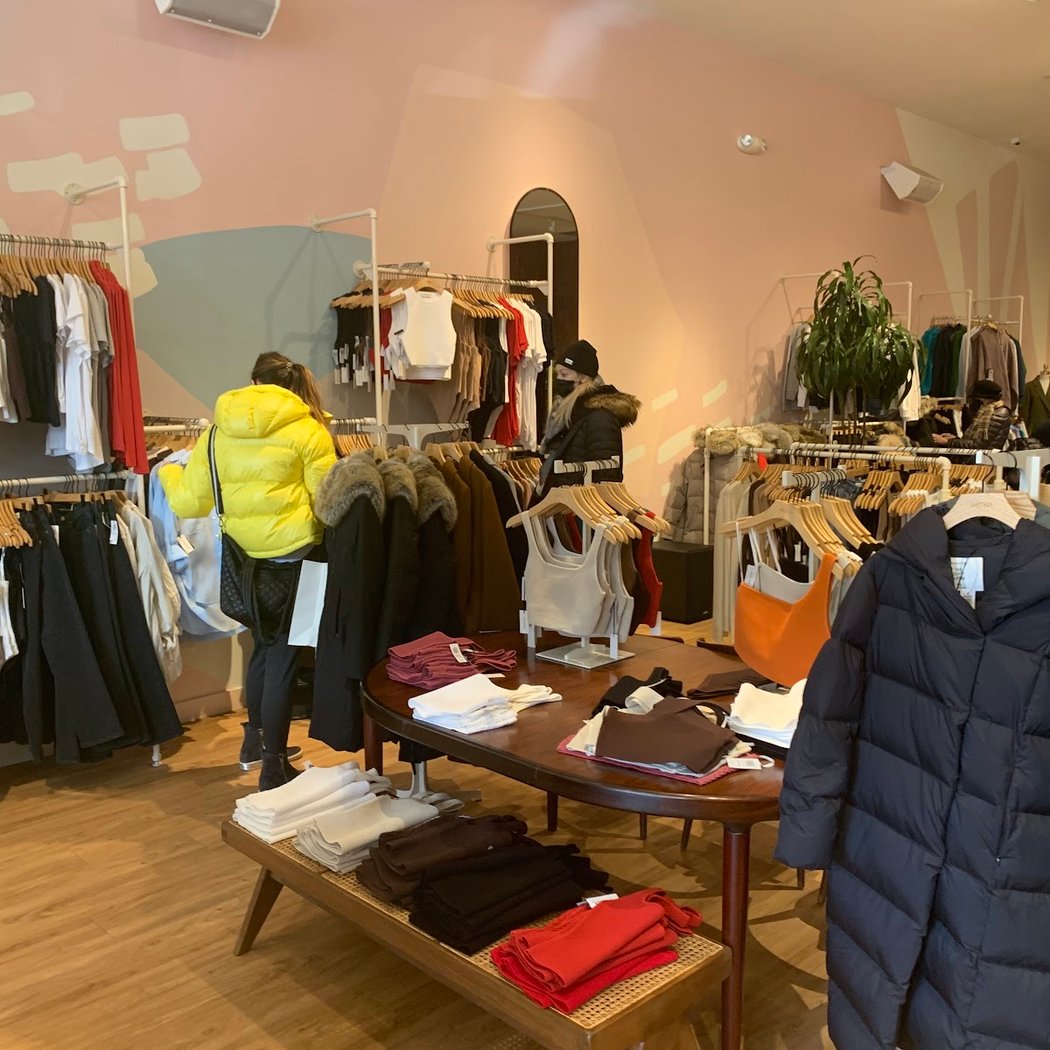 Aritzia 3