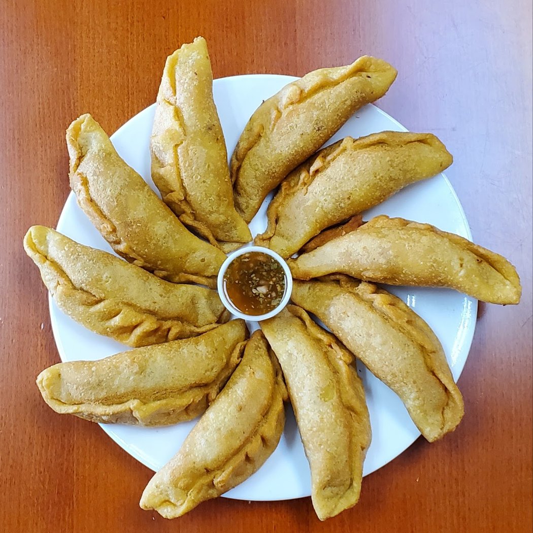 El Gustazo Empanadas Restaurant 3