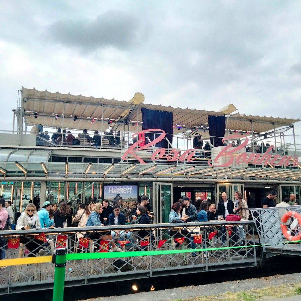 Le Cabaret Barge 3