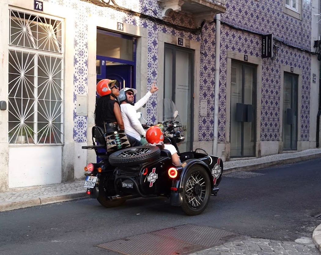 Retro Tour Lisboa Sidecar Excursion 2