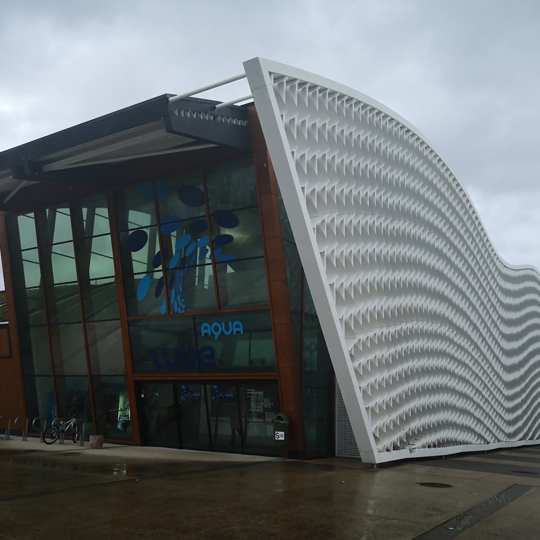 Aquatic Center Aqualude 2
