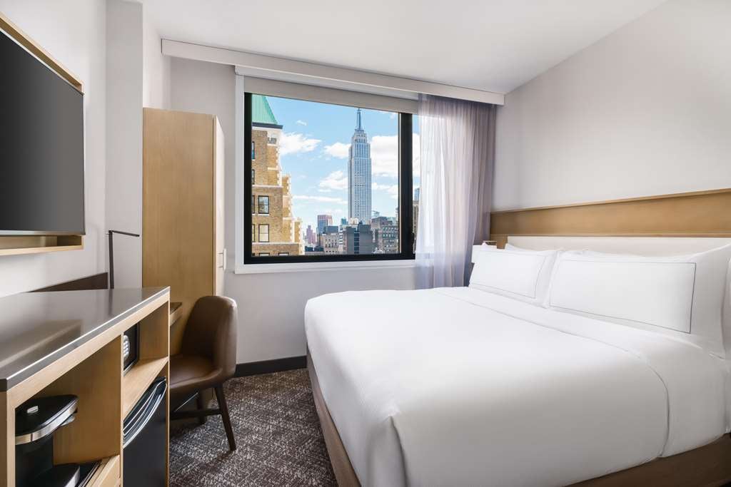 DoubleTree by Hilton New York Times Square South 3