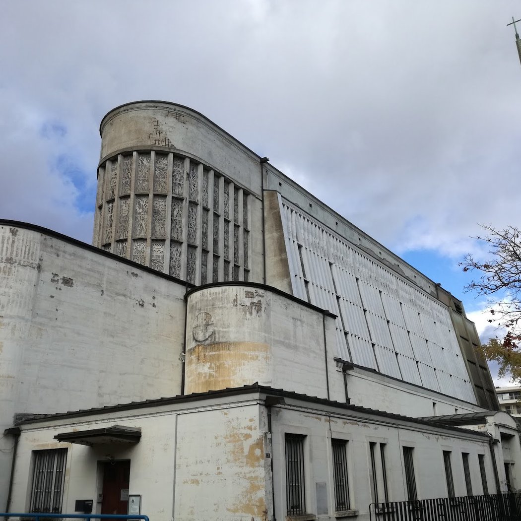 Église Sainte-Thérèse-de-l'Enfant-Jésus 3