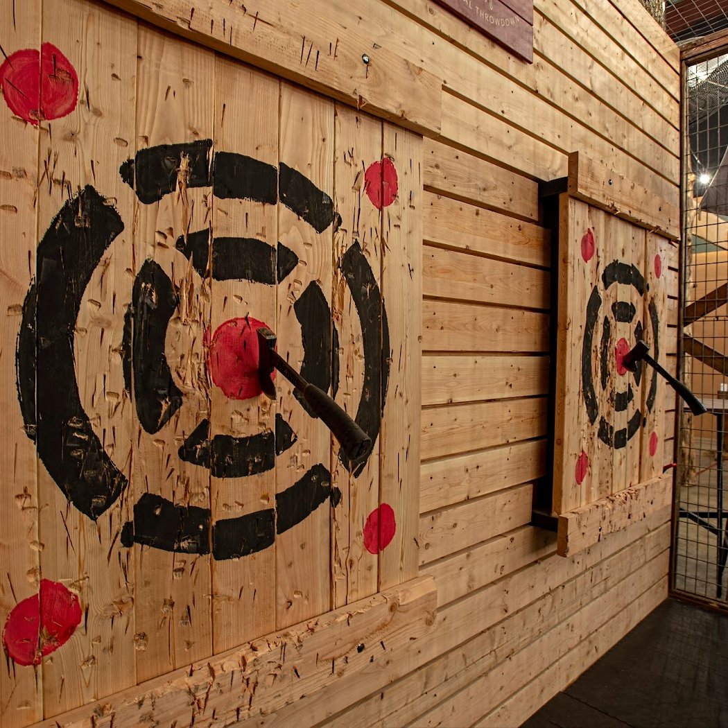 Stumpy's Hatchet House Fairfield - Axe Throwing 1