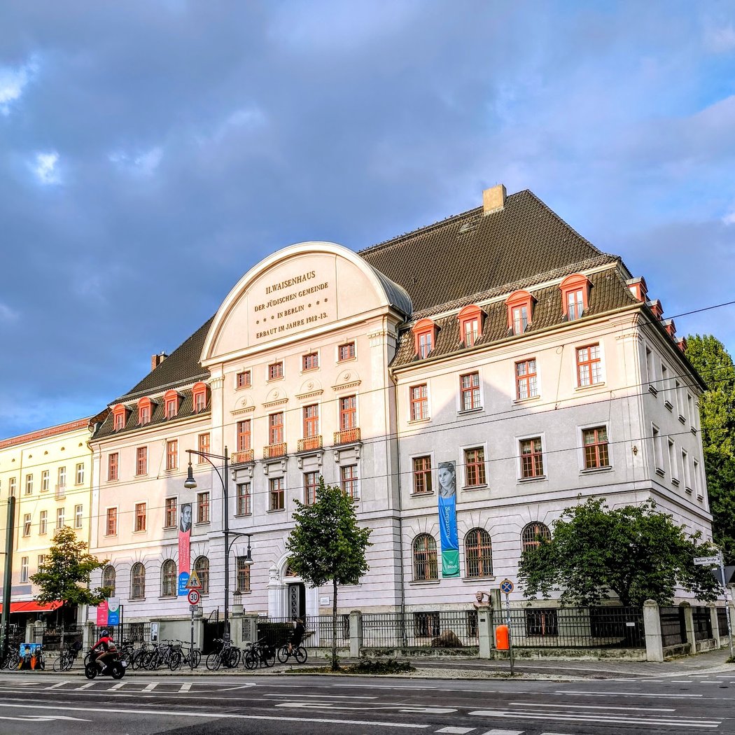 Janusz-Korczak-Bibliothek 2