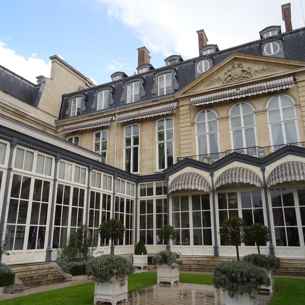 Hôtel de Charost 2