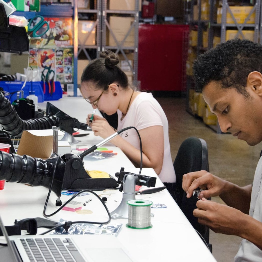 Open Lab: Soldering, Electronics & Circuits 1