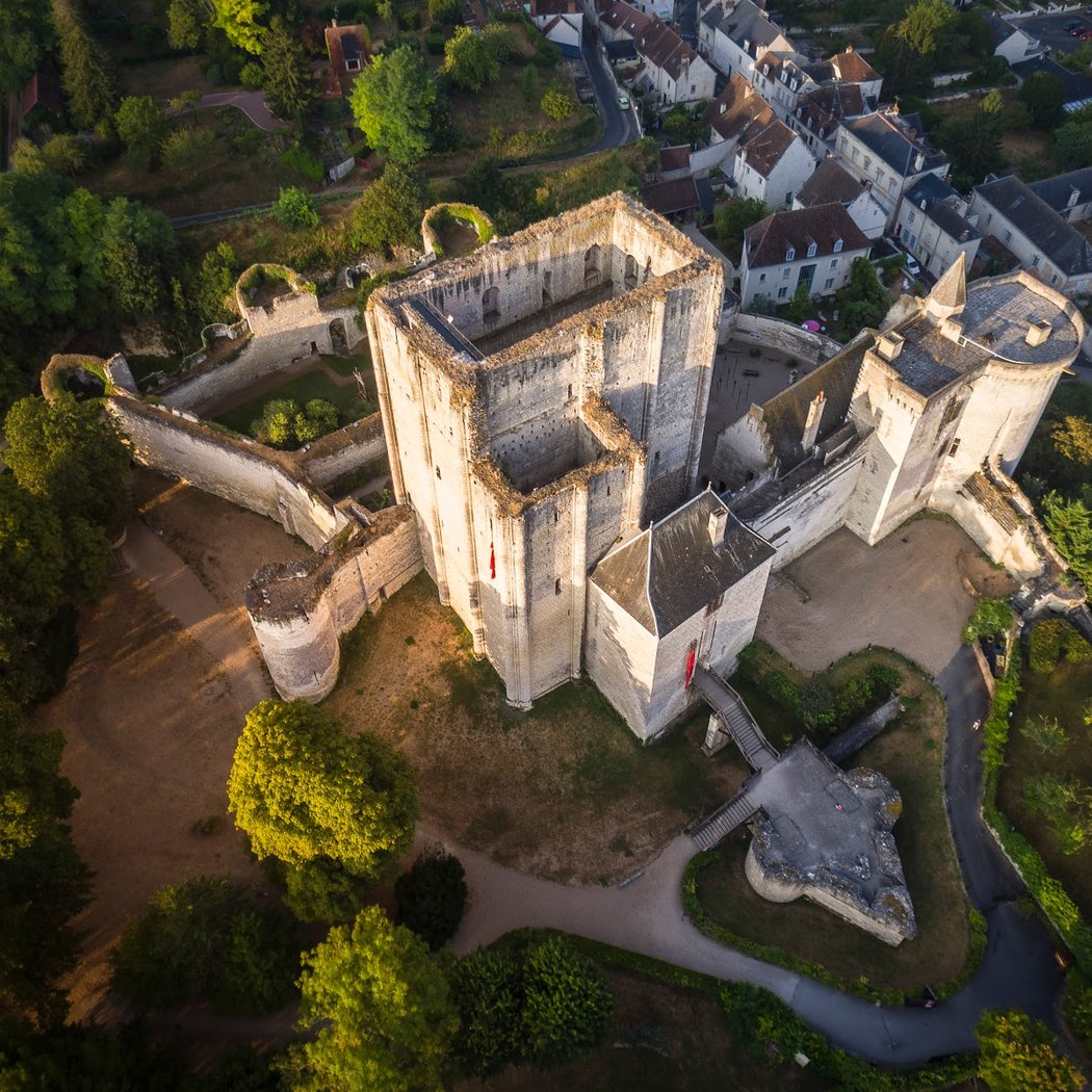 Monument Game: Les Valois, une dynastie impitoyable 1