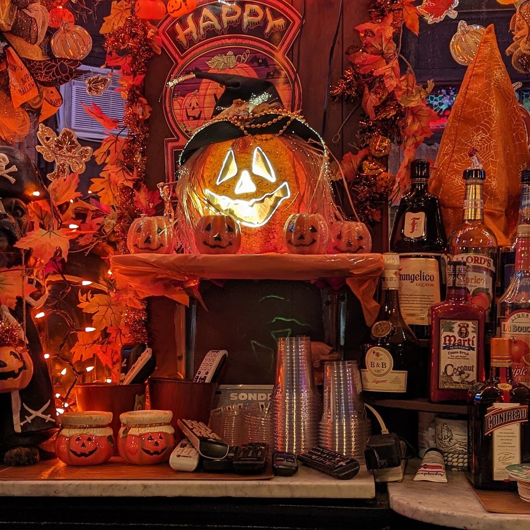 Kelly's Bar 1