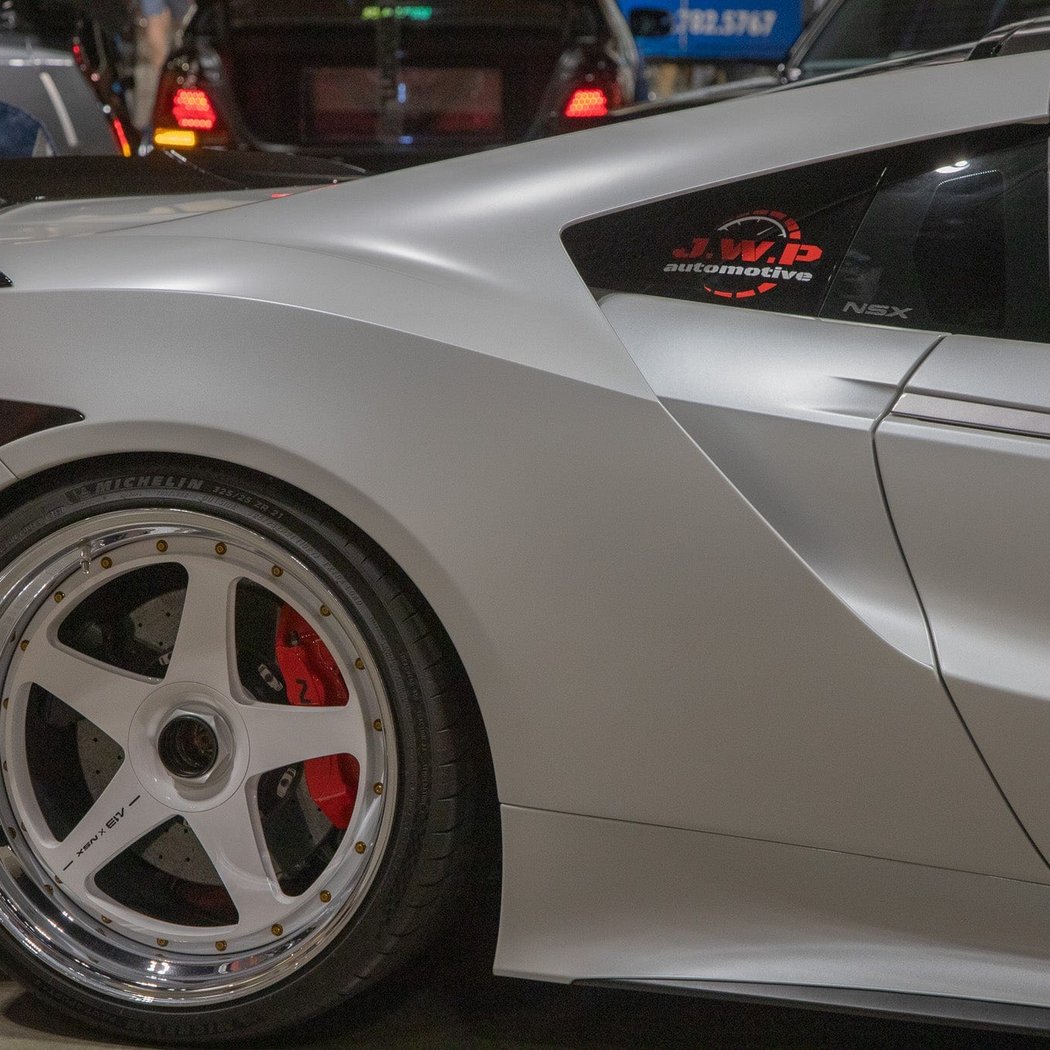 Modest - Premium Automotive Showcase 2