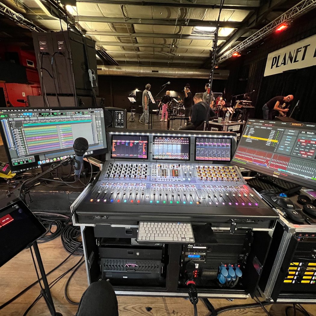 Planet Live 1