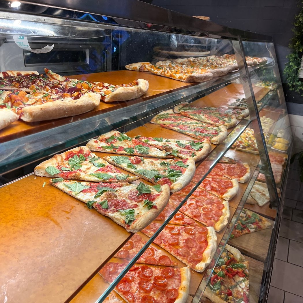 Champion Pizza 4