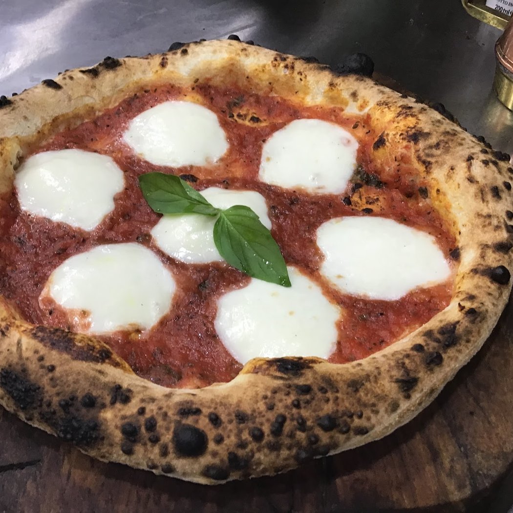 ALFORNO PIZZA Au feu de bois à Sartrouville - (Pizza Panuzzo Sandwich) 1