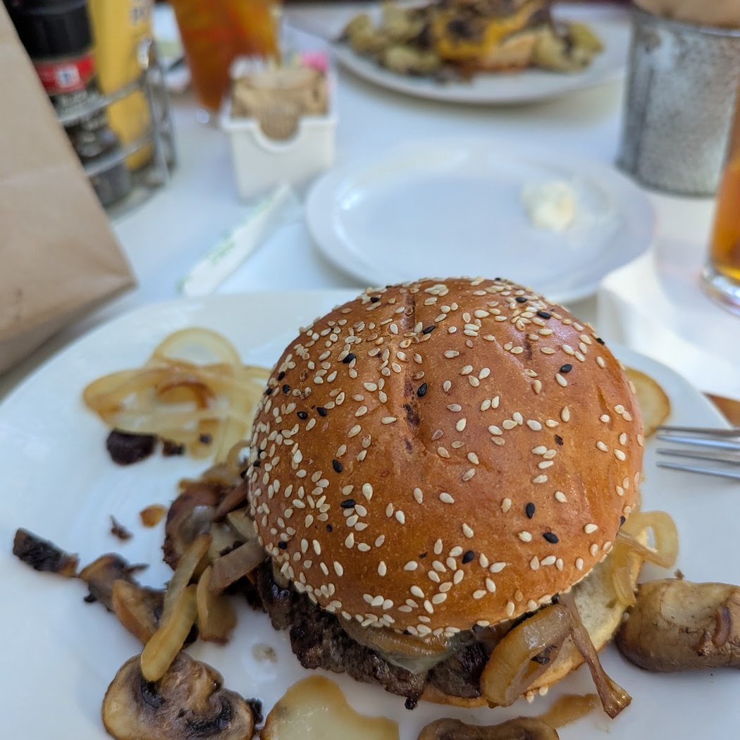 Barney's Gourmet Hamburgers 3