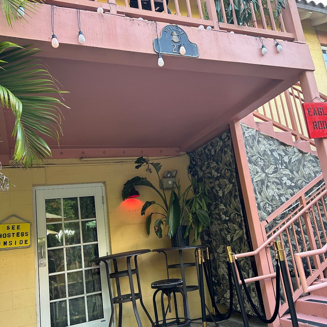27 Restaurant & Bar 2