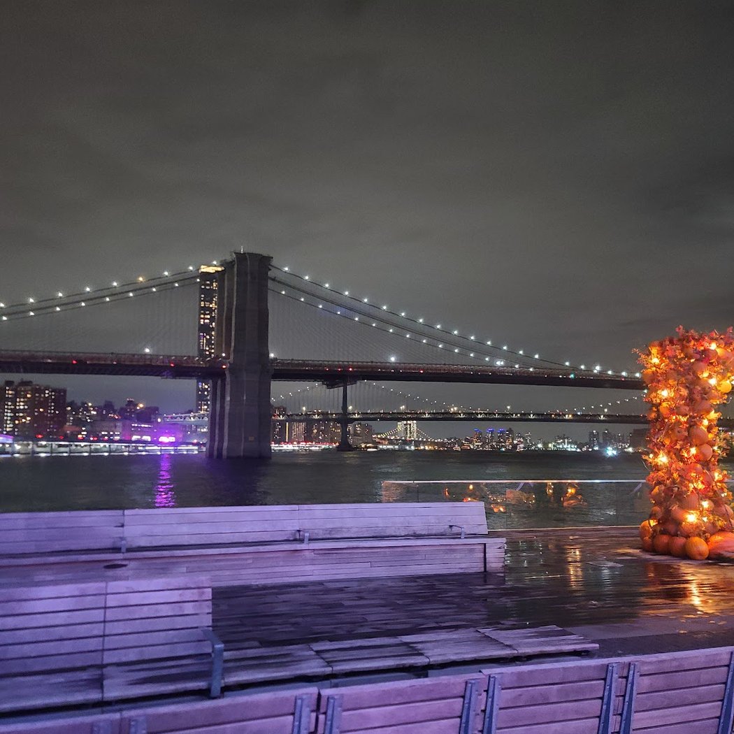 Sam Barber at The Rooftop at Pier 17 4