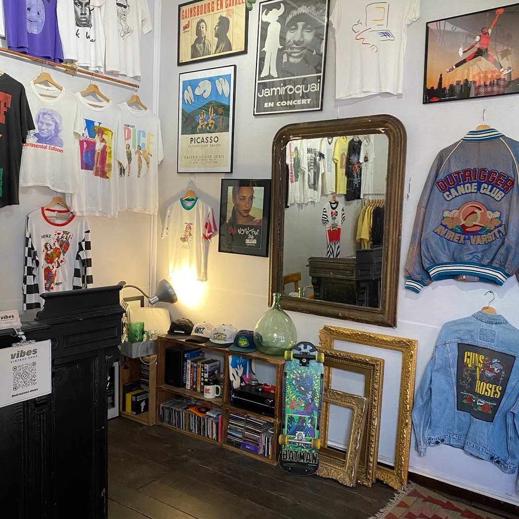 VIBES VINTAGE SHOP 2