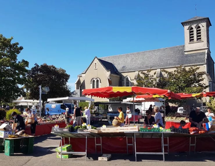 Marché Jeudi et Dimanche 1