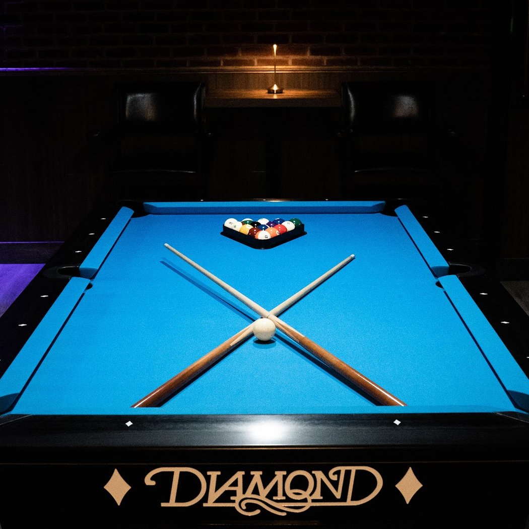 SET Lounge Bar & Billiards 1