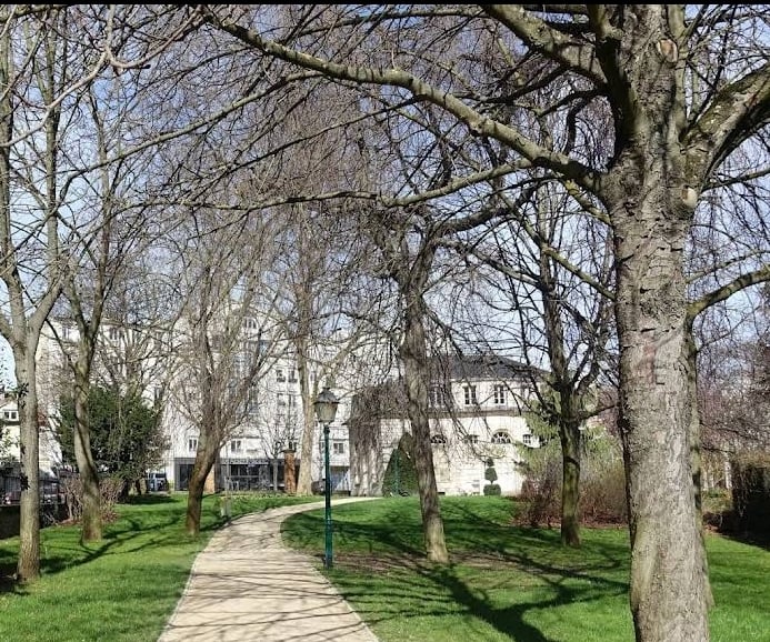 Jardin de l'Hospice Debrousse 2