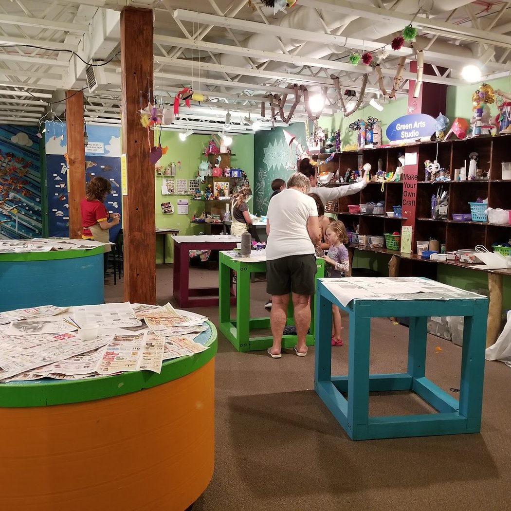 Storytime & Crafts