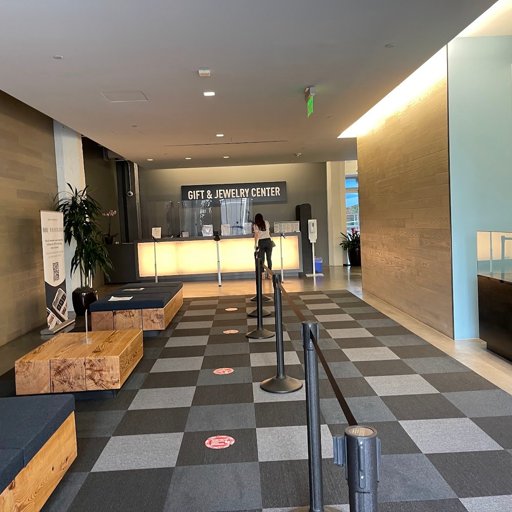 San Francisco Gift & Jewelry Center 3