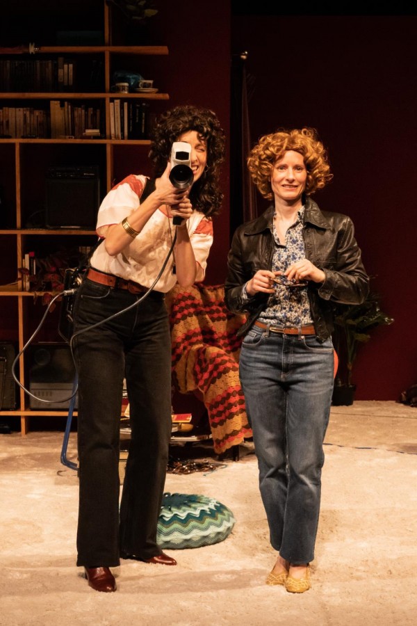 Delphine et Carole 1