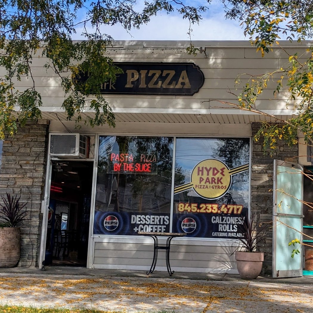 Hyde Park Pizza & Gyros 2