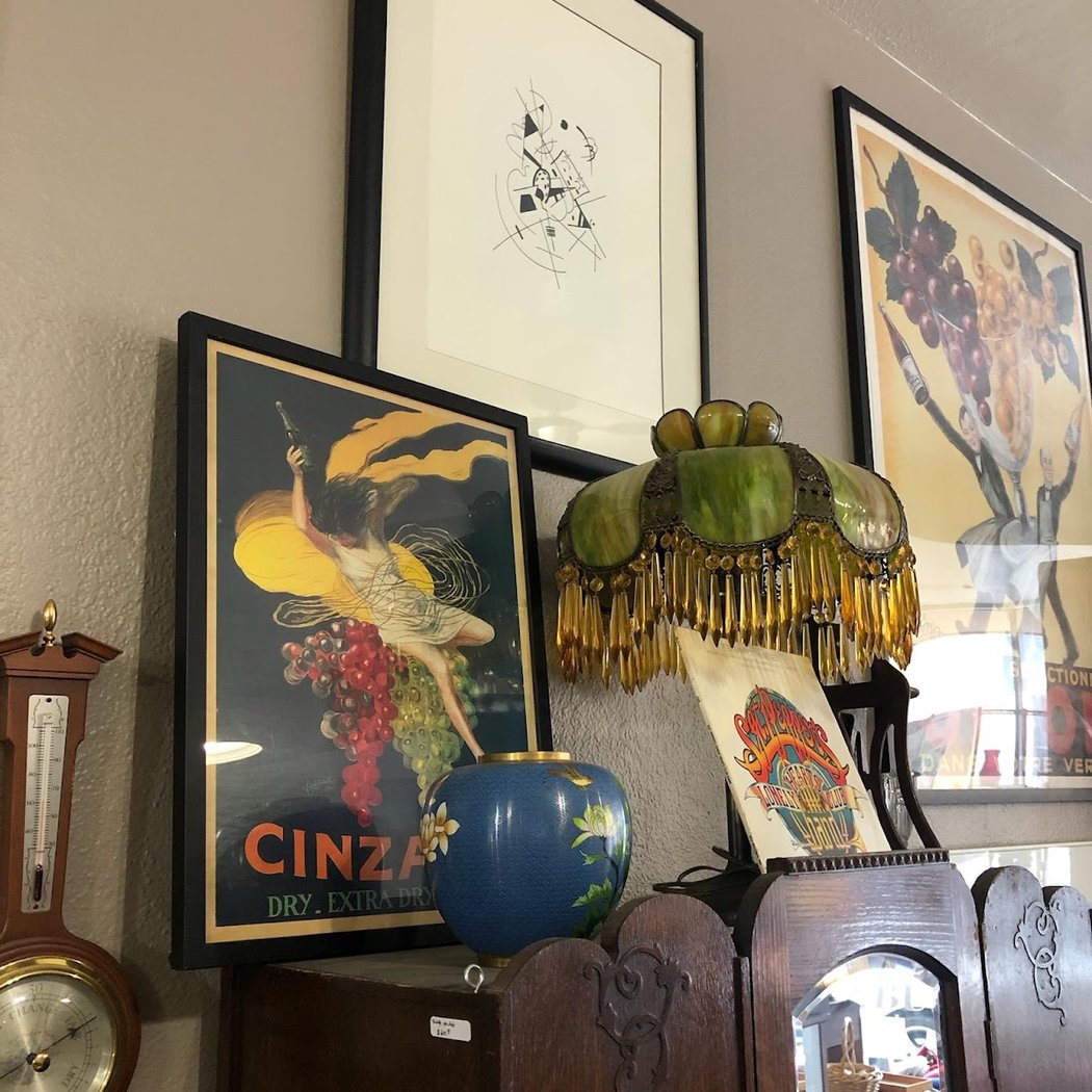 Fabulosity Antiques and wondrous items. 1