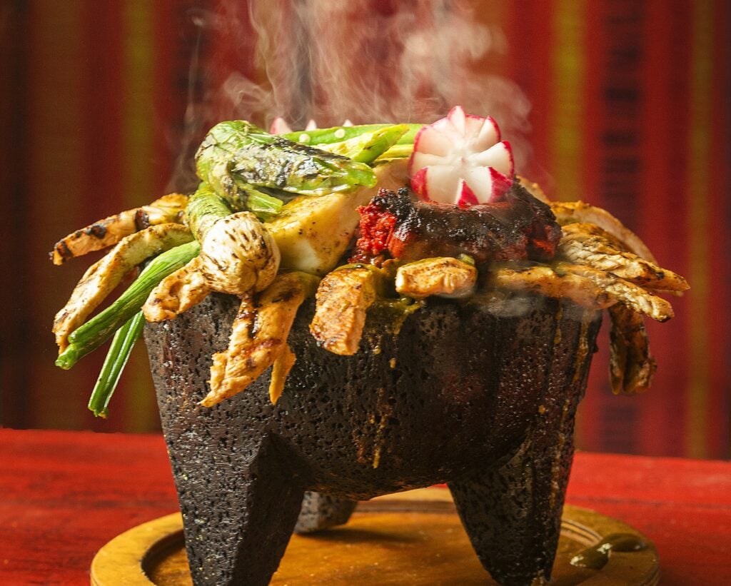 Los Molcajetes Bar & Grill 2