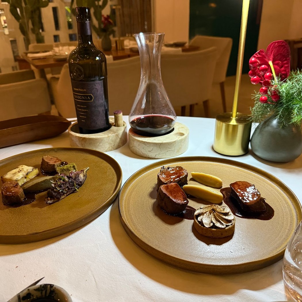 Mauri Restaurant 3