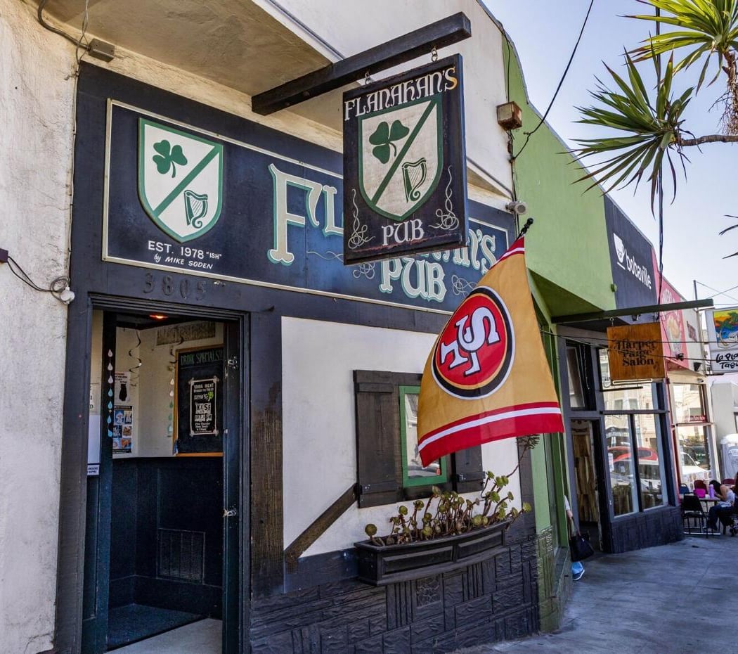 Flanahan's Pub 2
