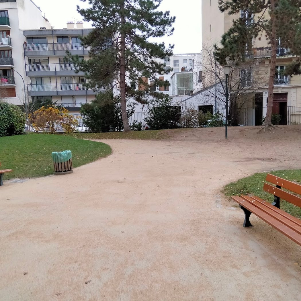 Square du Maréchal Juin 4