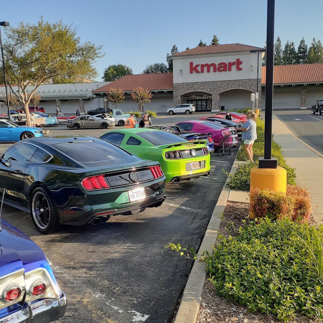 The Vineyard Shopping Center 1