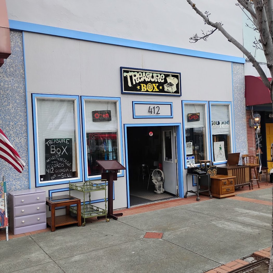 Indian Alley Antiques 2
