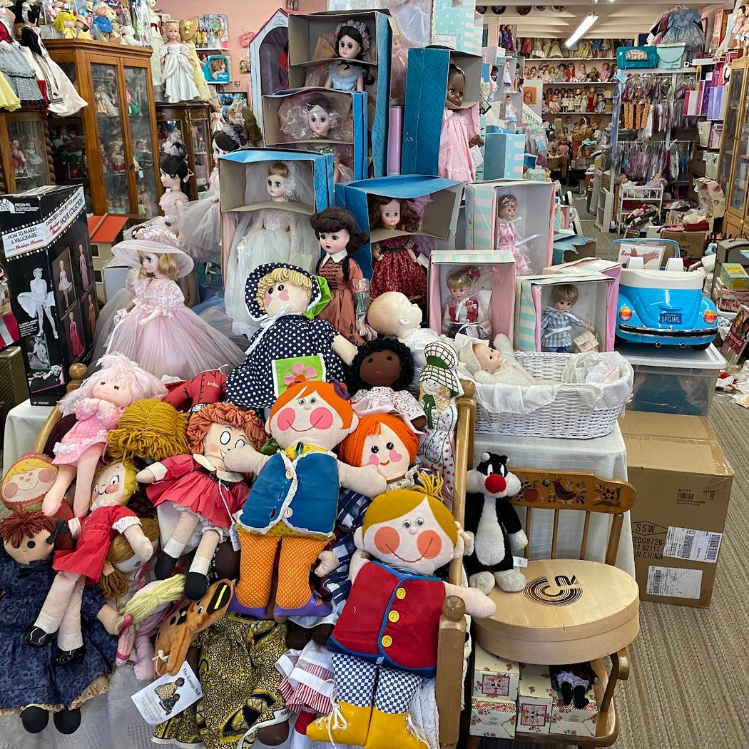 Nice Twice Doll Shop 3