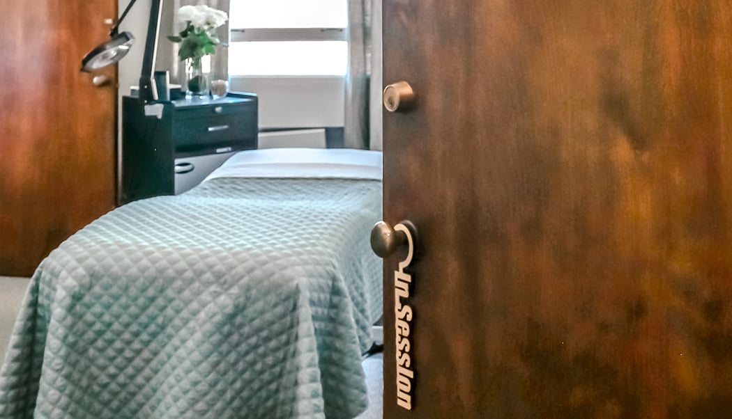 Full Relaxation: 90-Minute Massage & Facial with Champagne and Chocolate 2