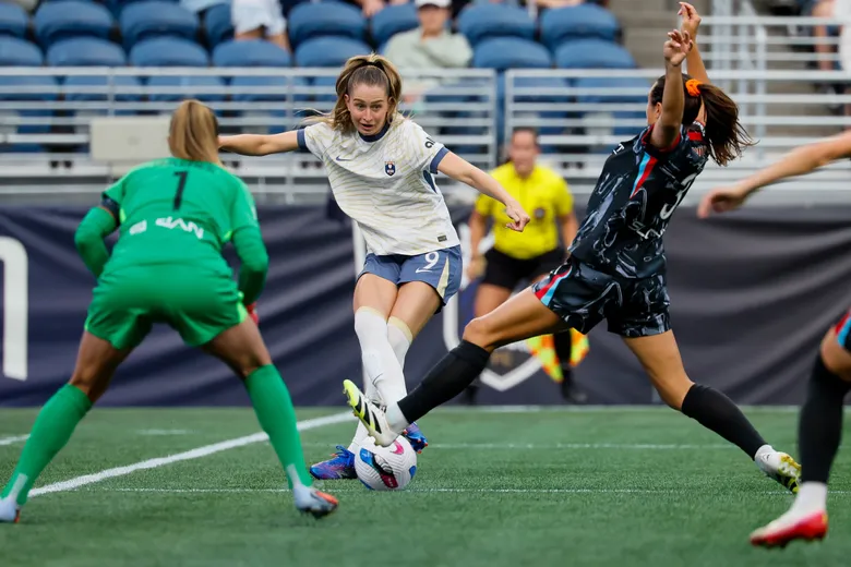 Chicago Stars and Seattle Reign FC 1