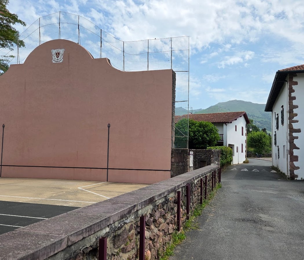 Fronton 1