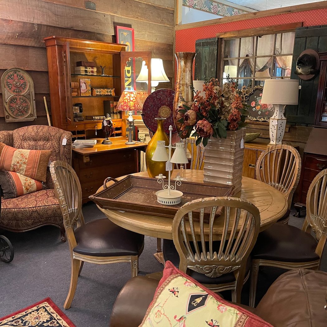 Mad Hatter Antiques 3