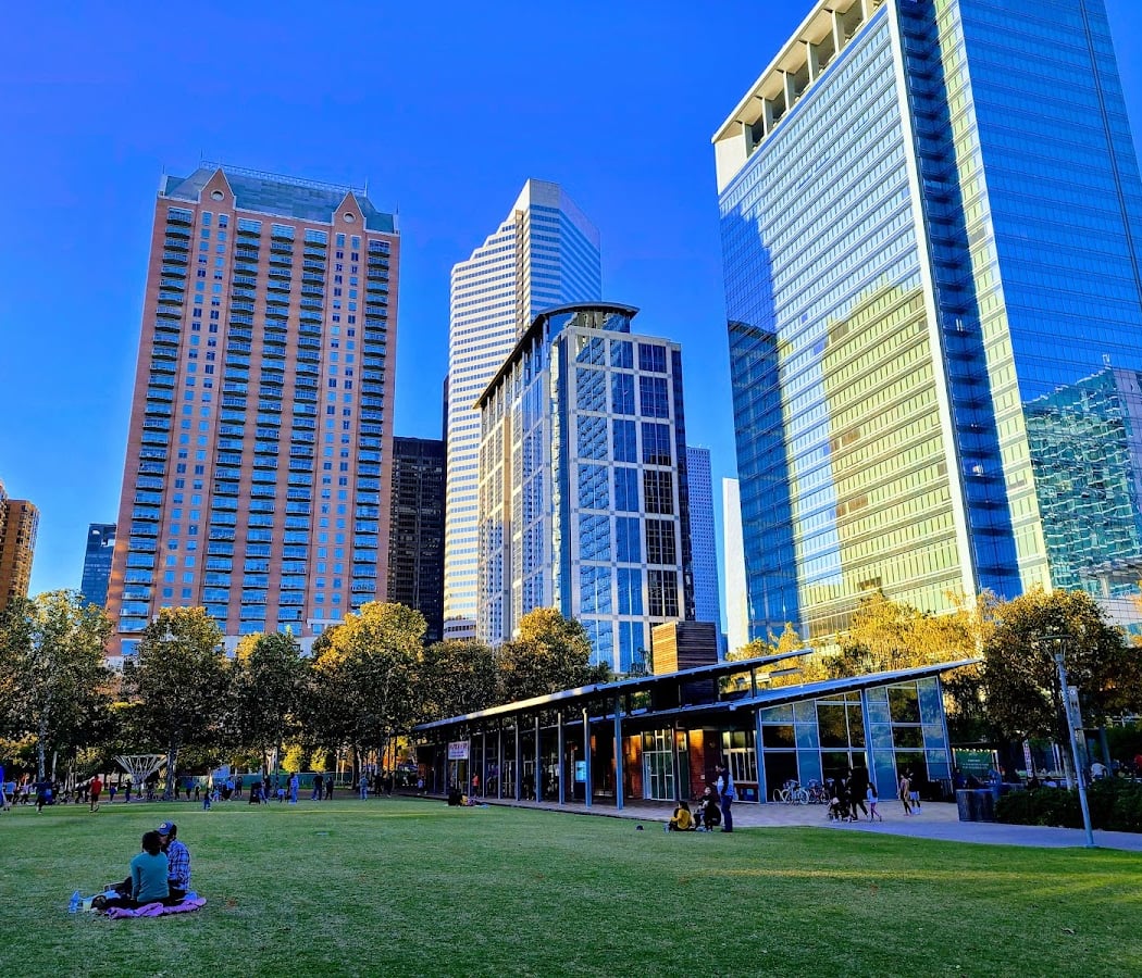 Discovery Green 3