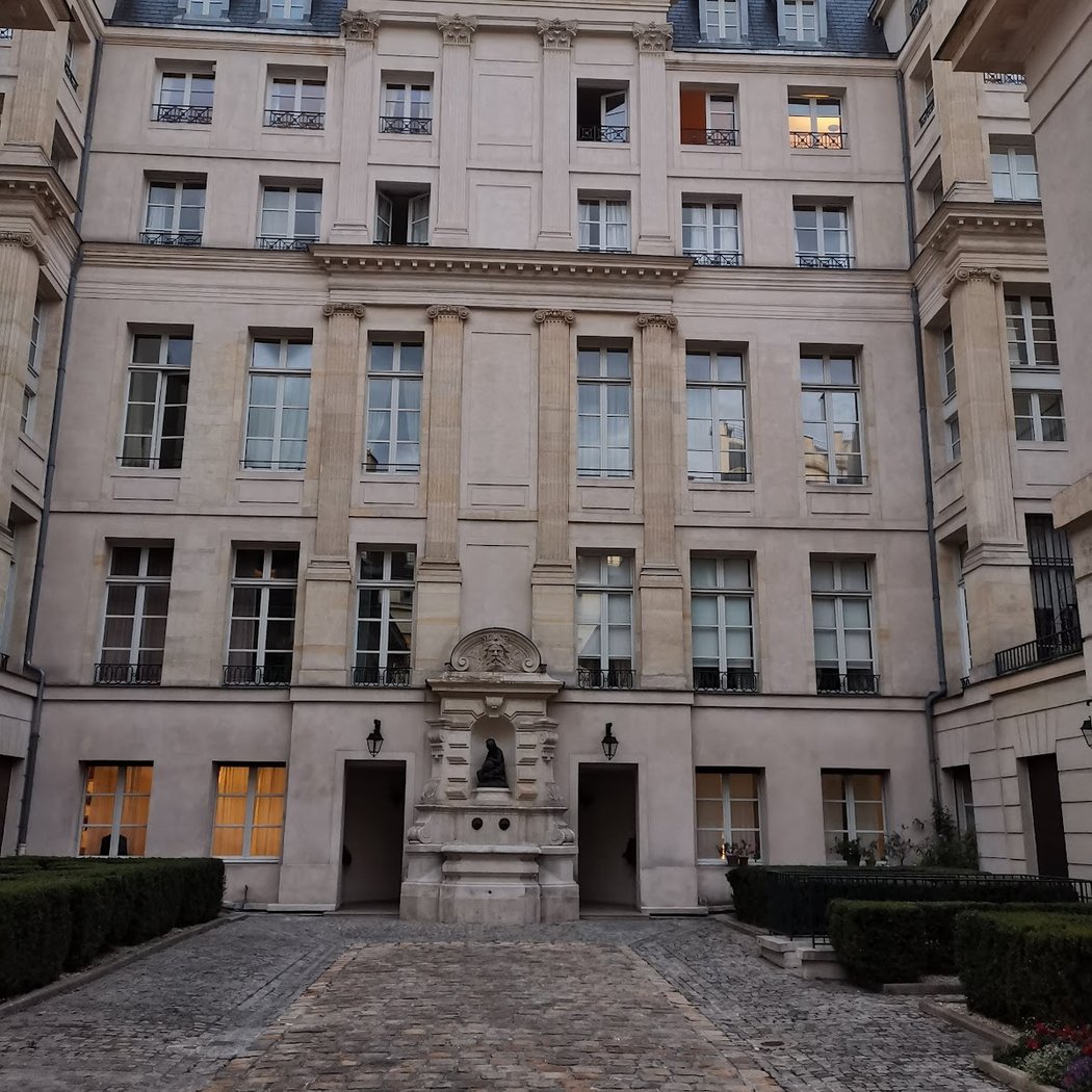 Rue de Turenne 3