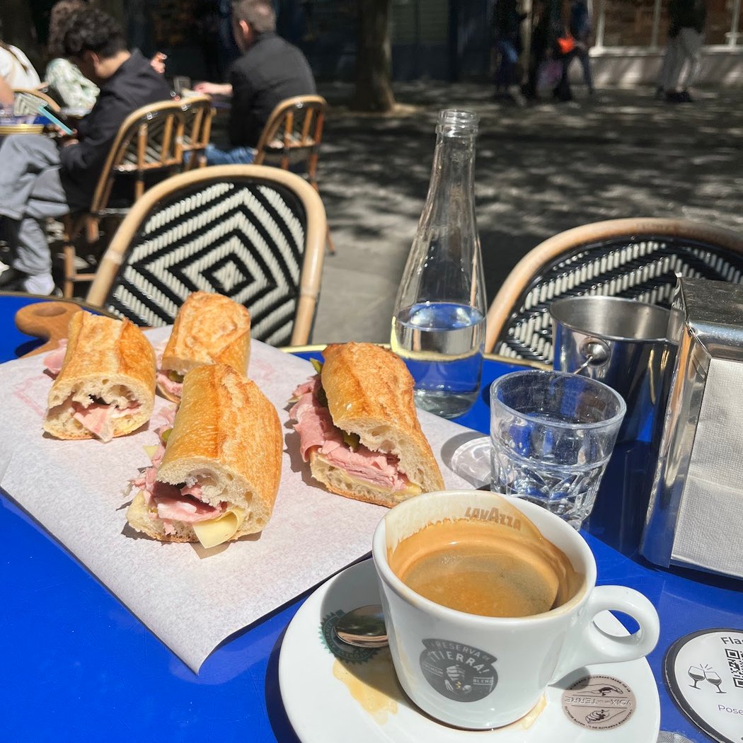 Le Café Noir 1
