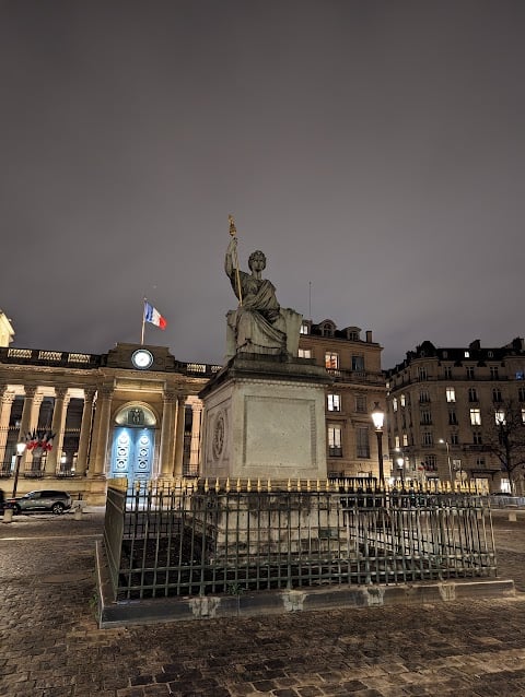 Place du Palais Bourbon 3