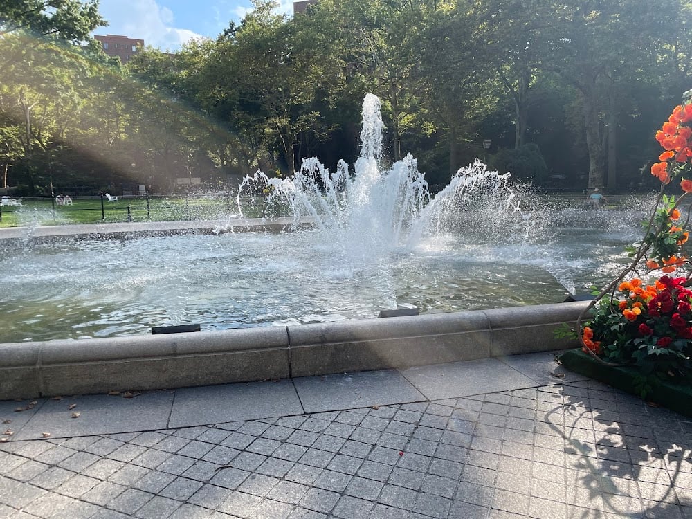 Stuyvesant Town Fountain 2
