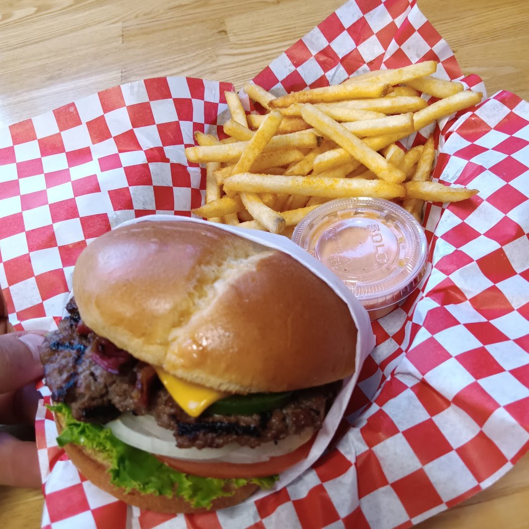 Fred's Burger 3
