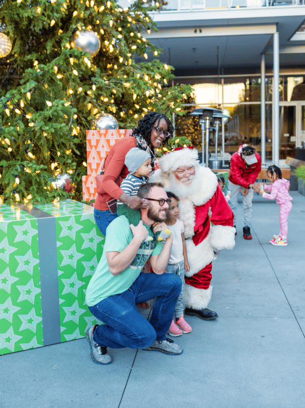 Visits with Santa at the Square 3