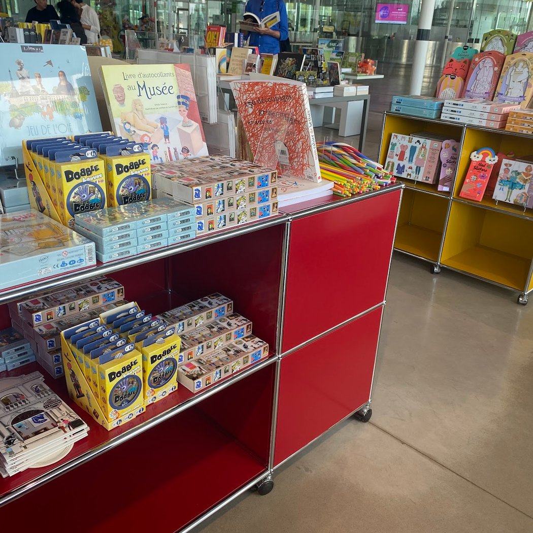 La librairie-boutique du Louvre-Lens 3
