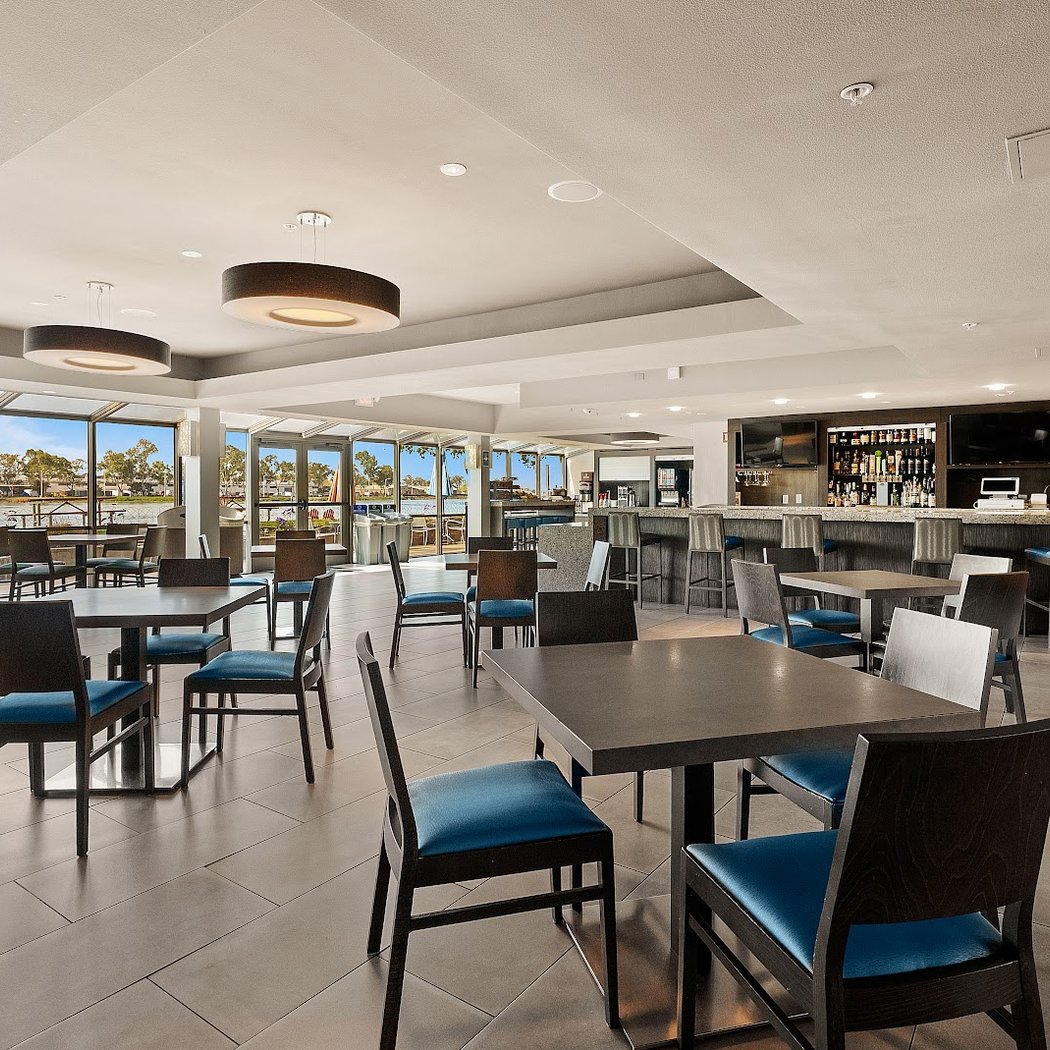 The Lounge @ Executive Inn & Suites 2