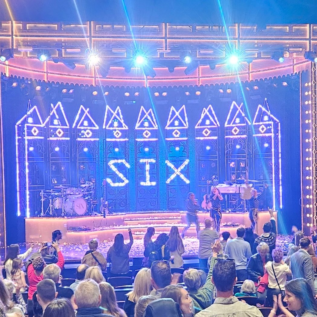 US Tour - SIX on Broadway 1